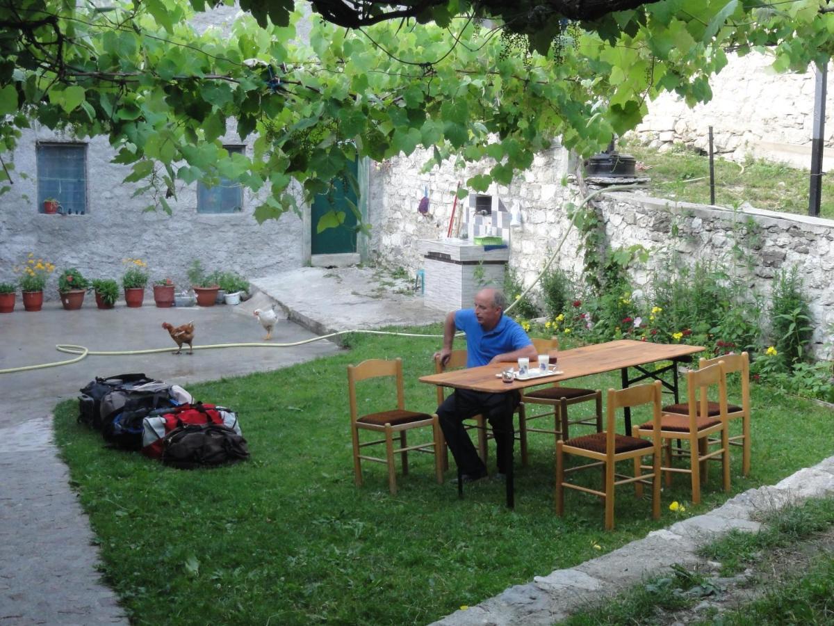 Guesthouse Shtini Fshat Exterior foto